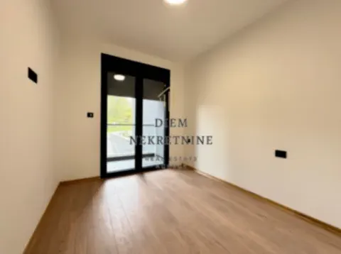 Izdavanje, poslovni prostor, 42m², Zagorič, Podgorica - image 7