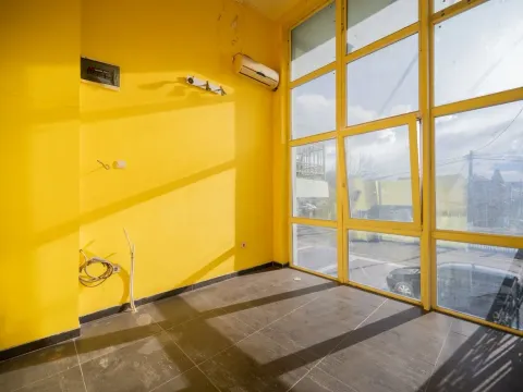 Izdavanje, poslovni prostor, 10m², Zagorič, Podgorica - image 4