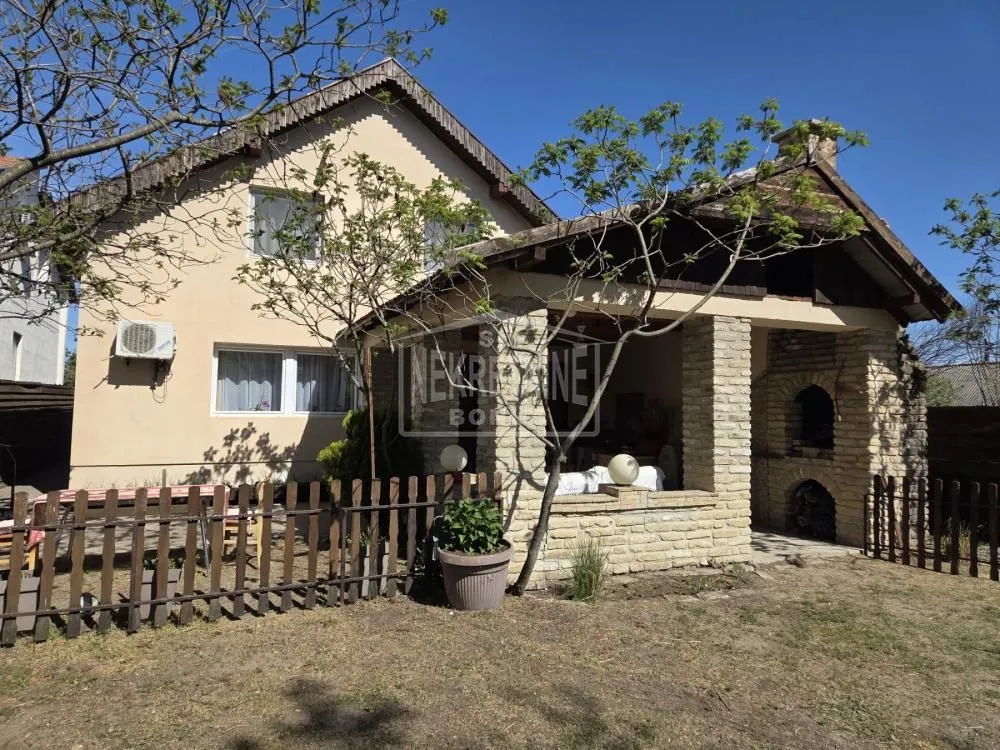 Prodaja, kuća, 180m², Makova Sedmica, Subotica