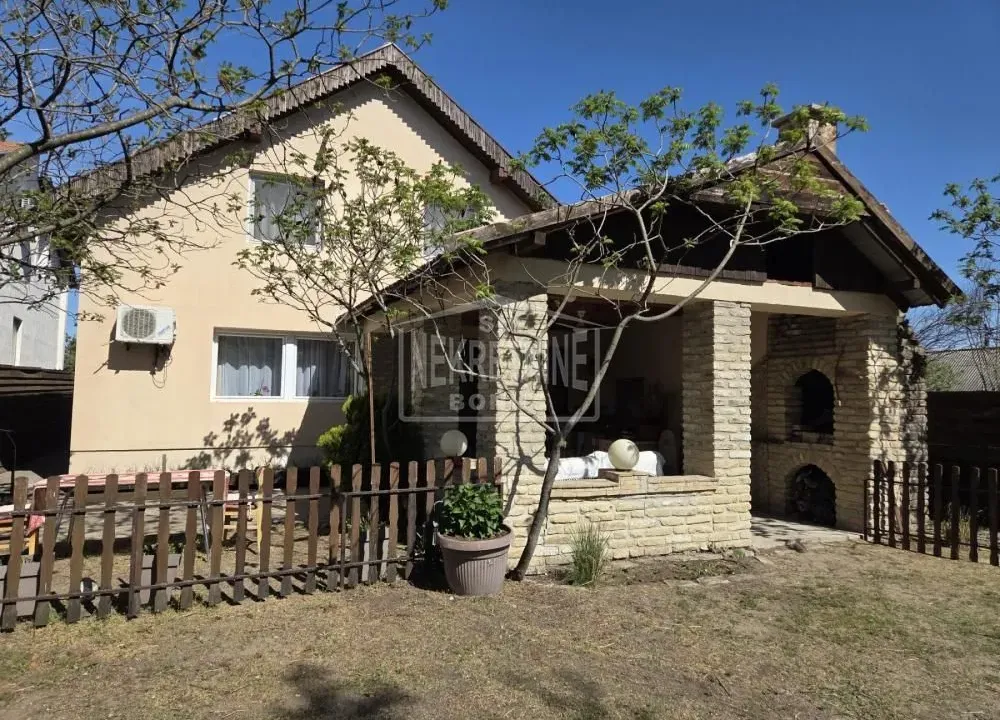Prodaja, kuća, 180m², Makova Sedmica, Subotica
