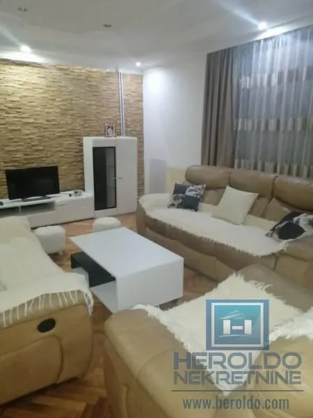 Sale, house, 459m², Batočina, Srbija