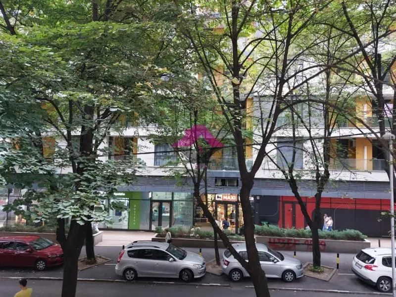 Izdavanje, trosoban stan, 68m², Poštanska Štedionica, Palilula Sve Podlokacije