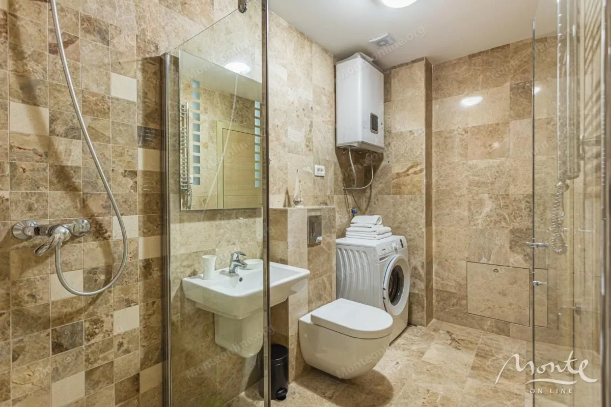 Prodaja, jednosoban stan, 87m², Pržno, Budva