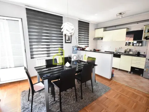 Izdavanje, trosoban stan, 115m², Zlatica, Podgorica - image 8