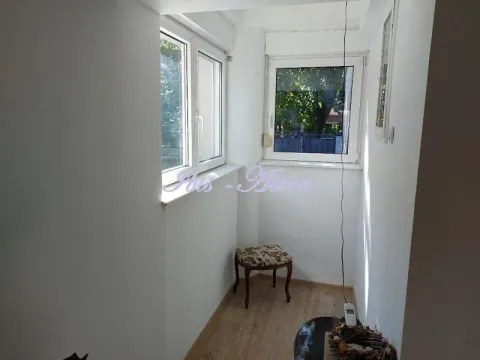 Prodaja, kuća, 100m², Zemun Kalvarija, Zemun Sve Podlokacije - image 13