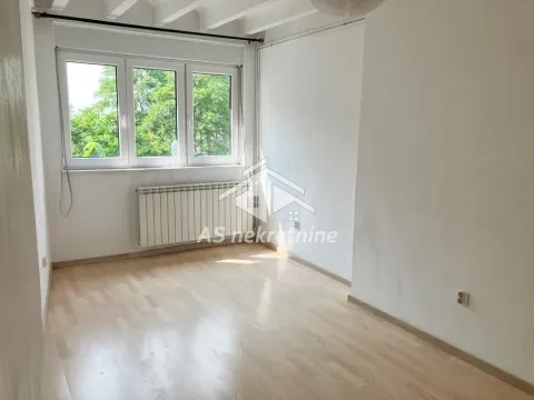 Izdavanje, dvosoban stan, 67m², Stari Grad, Beograd