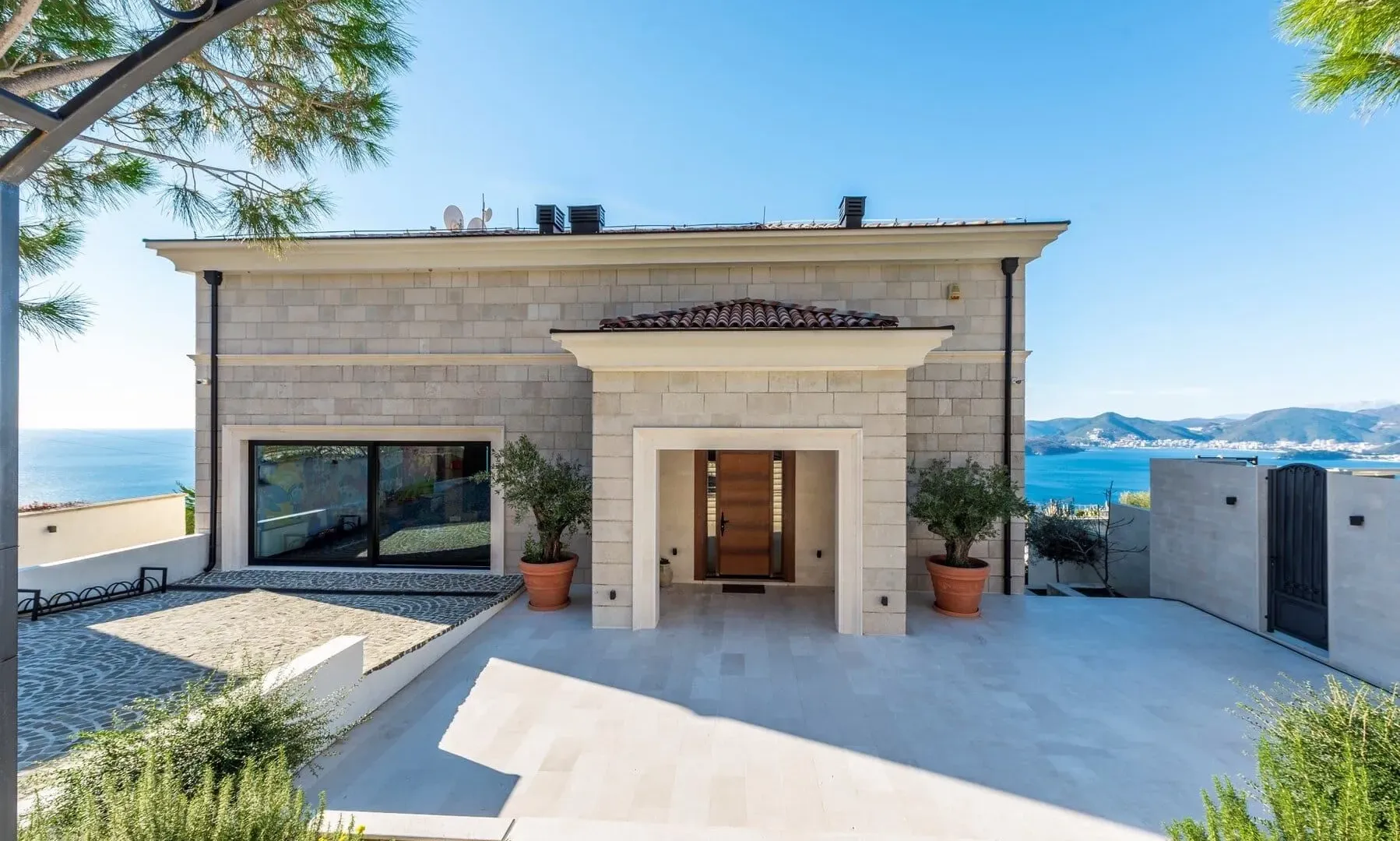 Sale, house, 496m², Blizikuće, Budva