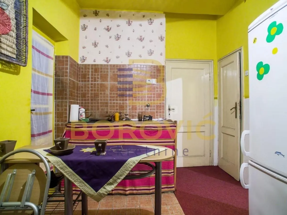 Prodaja, trosoban stan, 95m², Kalenić Pijaca, Vračar Sve Podlokacije