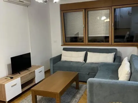 Rent, two bedroom apartment, 55m², Kalenić Pijaca, Vračar Sve Podlokacije - image 2