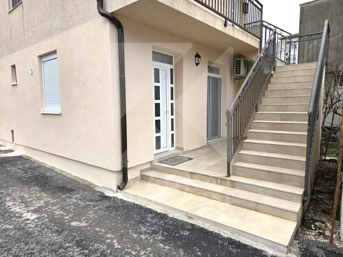 Rent, studio apartment, 25m², Malo Brdo, Podgorica