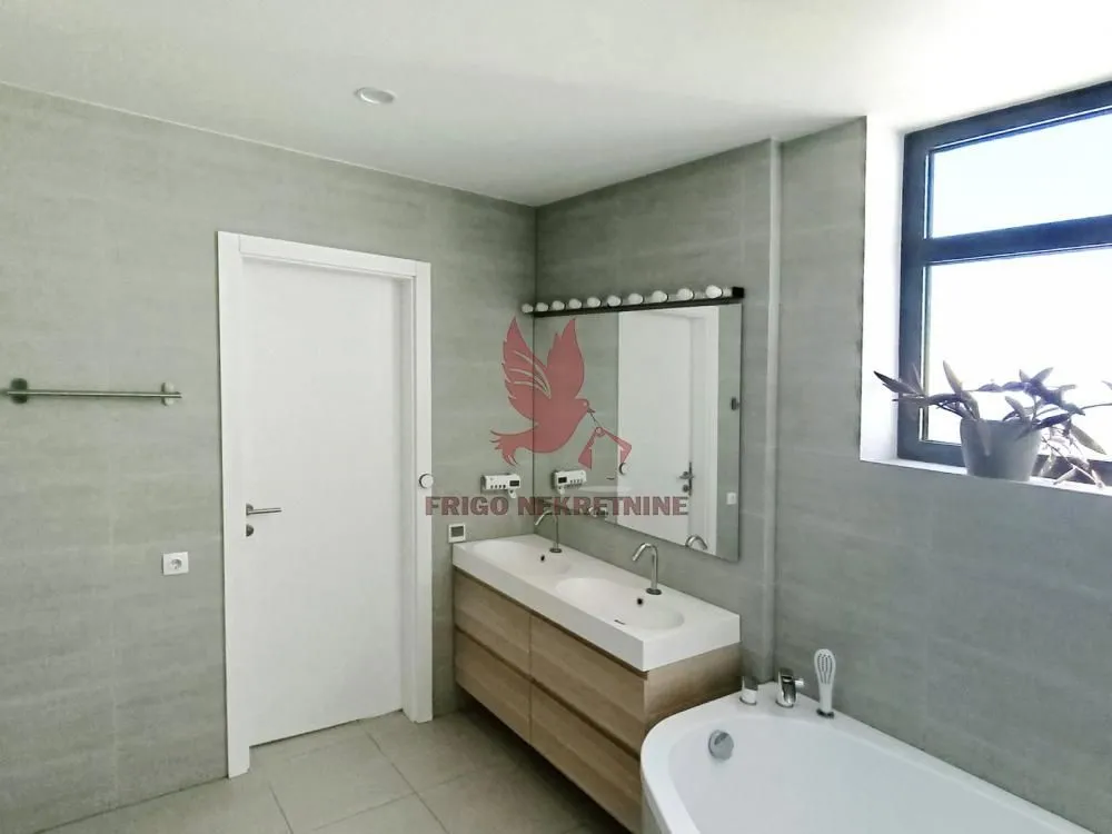 Prodaja, kuća, 580m², Kosmaj, Sopot