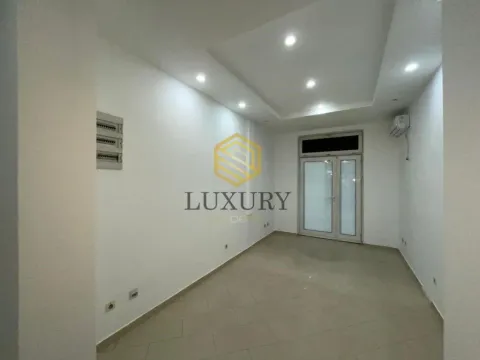 Izdavanje, poslovni prostor, 80m², Stari Aerodrom, Podgorica - image 7