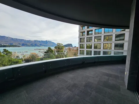 Rent, one bedroom apartment, 57m², Budva, Crna Gora - image 8