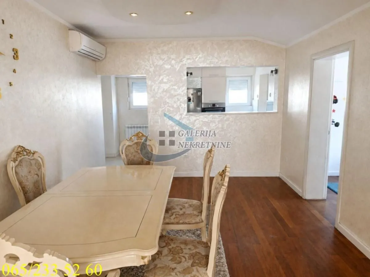 Prodaja, četvorosoban stan, 105m², Vojvode Vlahovica, Beograd