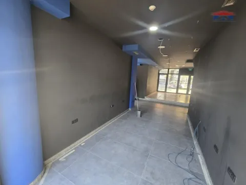 Izdavanje, poslovni prostor, 306m², Grbavica, Novi Sad Sve Podlokacije - image 8