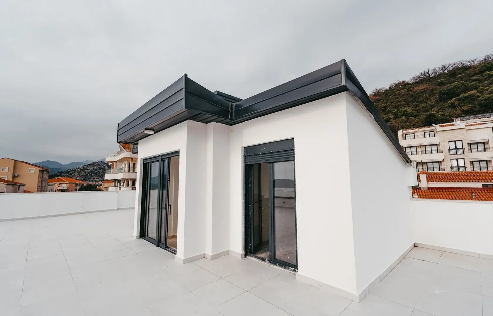 Izdavanje, ugostiteljski objekat, 1600m², Budva, Crna Gora