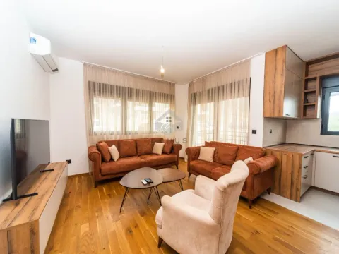 Izdavanje, jednosoban stan, 47m², Gorica C, Podgorica - image 1
