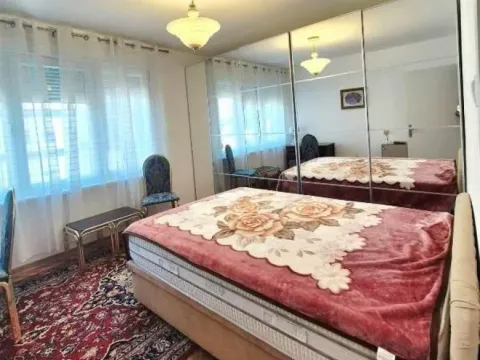 Izdavanje, trosoban stan, 60m², Vračar Centar, Vračar Sve Podlokacije - image 5