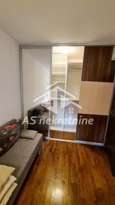 Izdavanje, dvosoban stan, 57m², Crveni Krst, Beograd