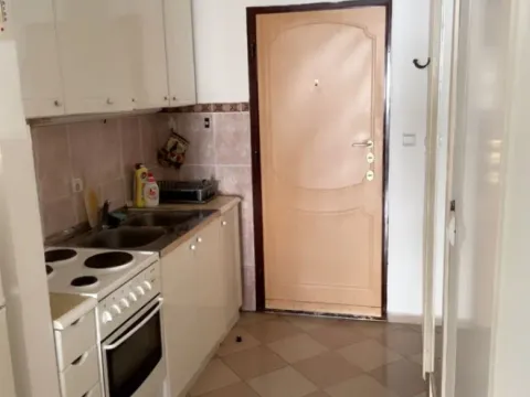 Izdavanje, garsonjera, 29m², Bečići, Budva - image 8