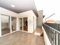 Prodaja, trosoban stan, 150m², Krivi Most, Podgorica - image 12