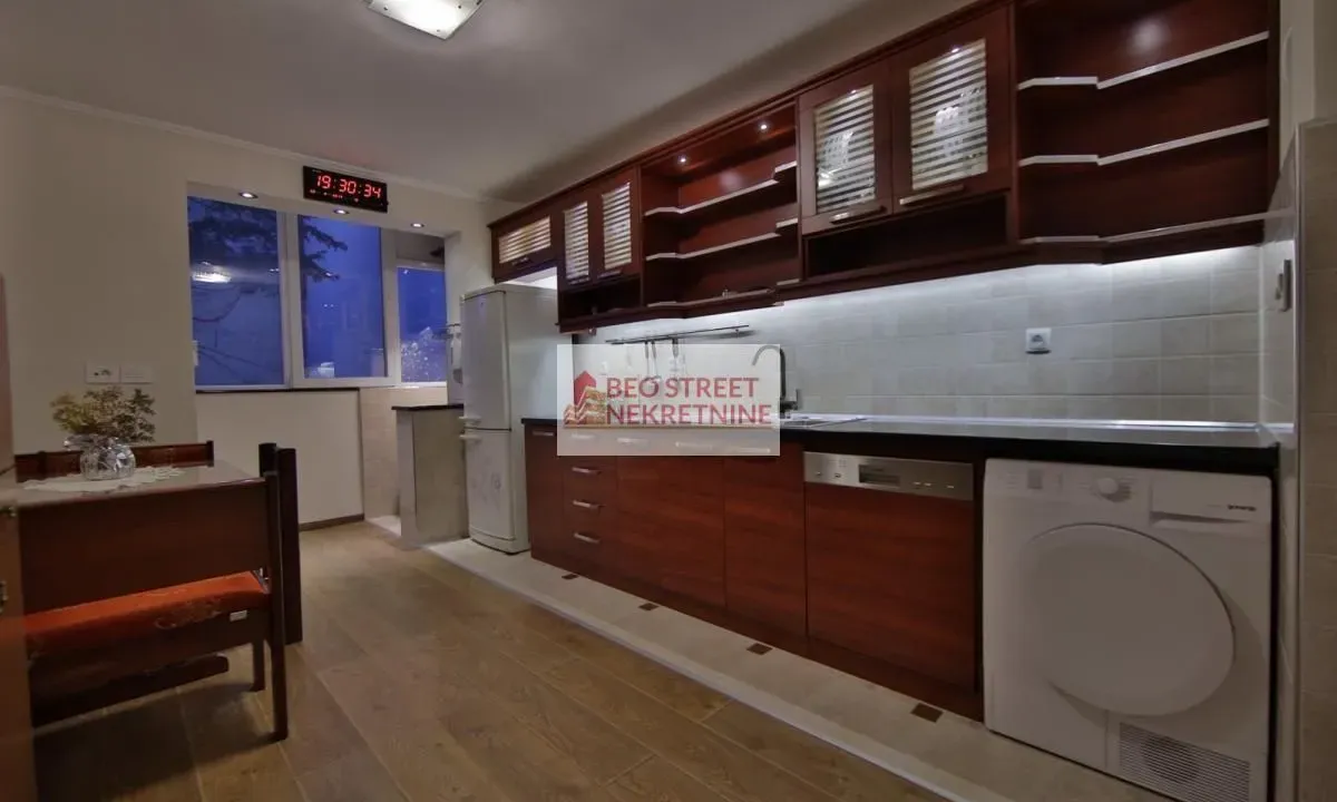 Prodaja, trosoban stan, 60m², Stari Grad, Beograd