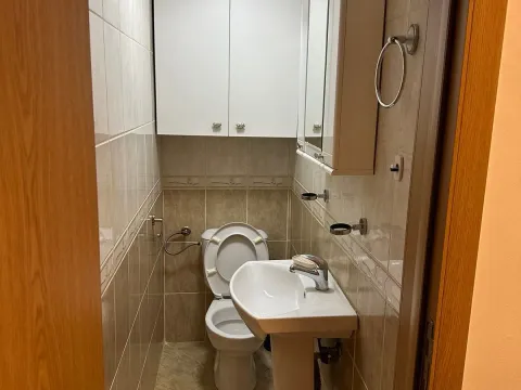 Izdavanje, dvosoban stan, 80m², Momišići, Podgorica - image 2