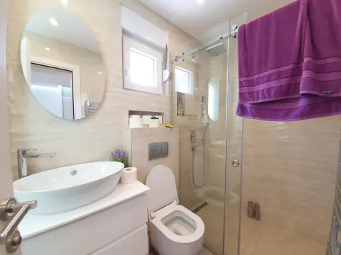 Prodaja, dvosoban stan, 67m², Budva, Crna Gora - image 17