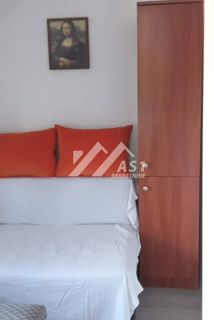 Izdavanje, jednosoban stan, 30m², Centar, Novi Sad
