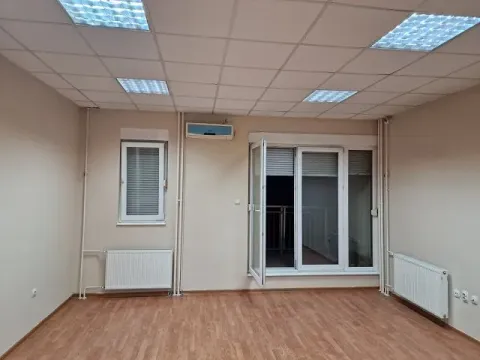 Sale, office space, 70m², Rača, Srbija - image 10