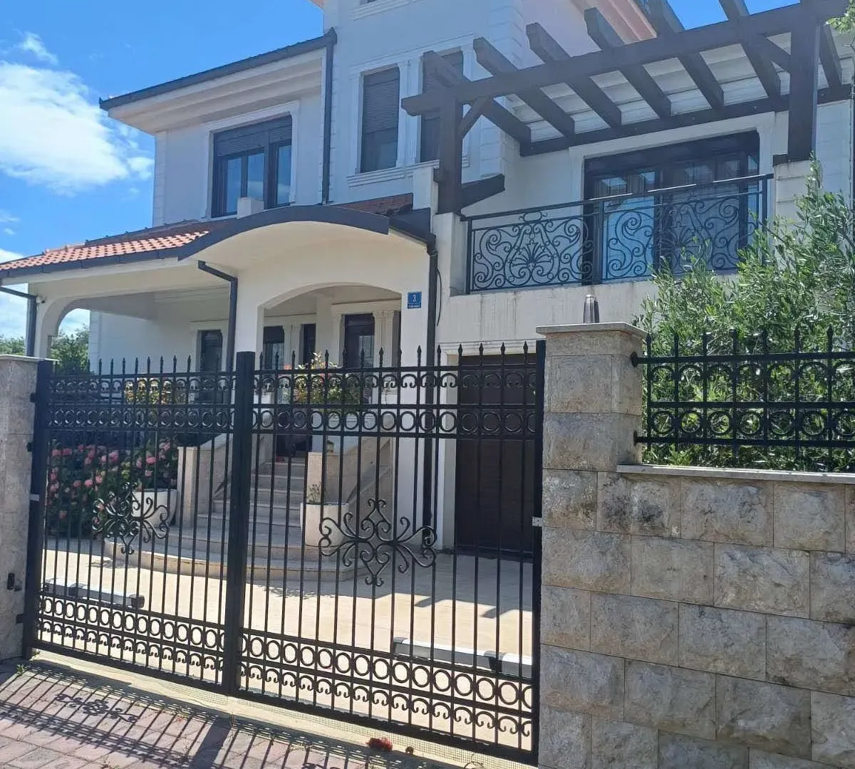 Prodaja, kuća, 277m², Radovići, Tivat