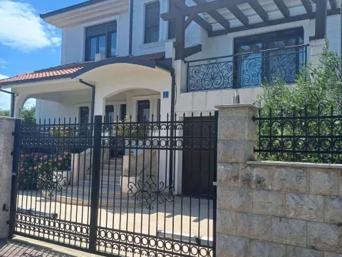 Prodaja, kuća, 277m², Radovići, Tivat - image 4