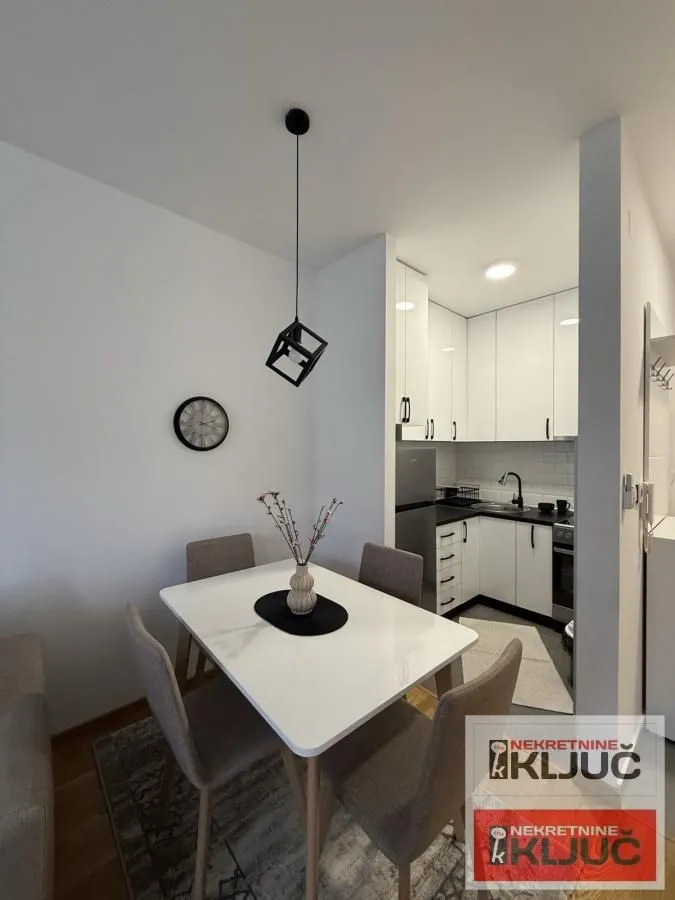 Izdavanje, jednosoban stan, 37m², Bulevar Evrope, Novi Sad Sve Podlokacije