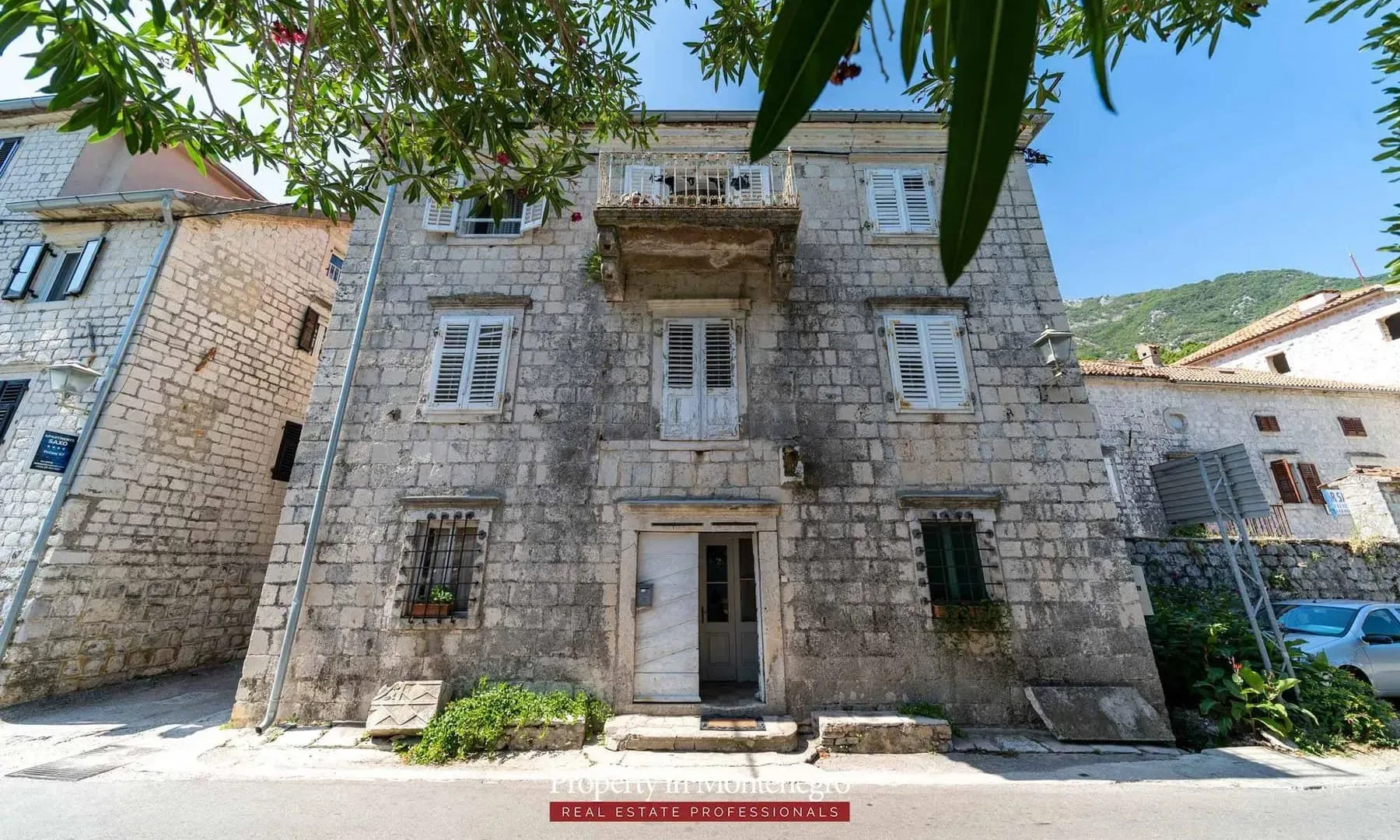 Prodaja, kuća, 321m², Prčanj, Kotor