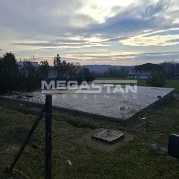 Zemljište in Arnajevo