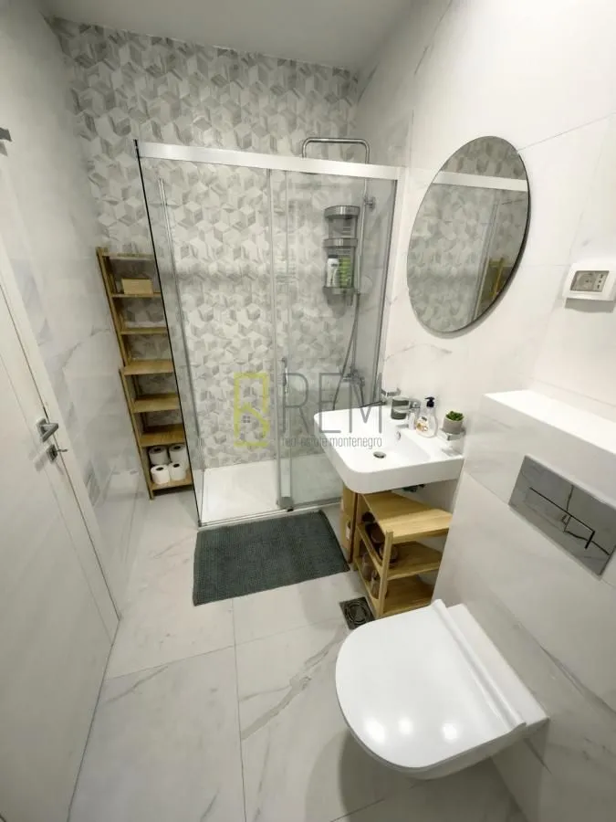 Prodaja, jednosoban stan, 49m², Central Point, Podgorica