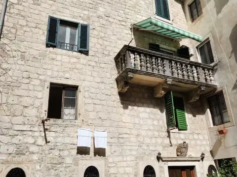 Stan in Stari Grad Kotor