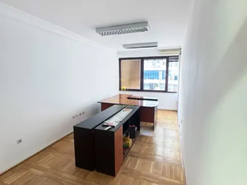 Izdavanje, poslovni prostor, 92m², Preko Morače, Podgorica - image 10