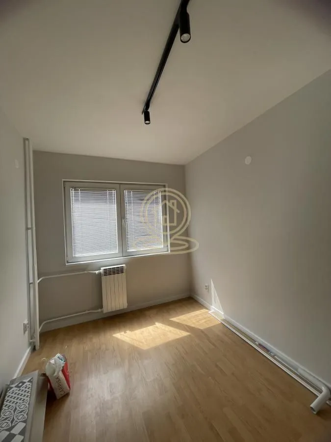Izdavanje, četvorosoban stan, 120m², Pantelej, Niš
