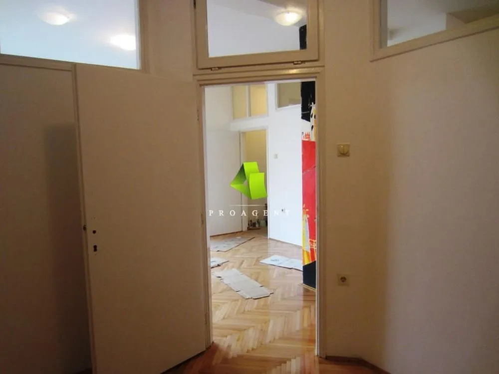 Rent, office space, 55m², Medijana, Niš