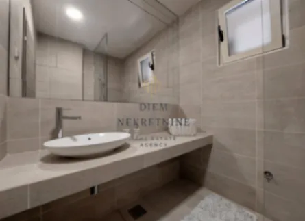 Izdavanje, jednosoban stan, 60m², Centar, Tivat - image 12