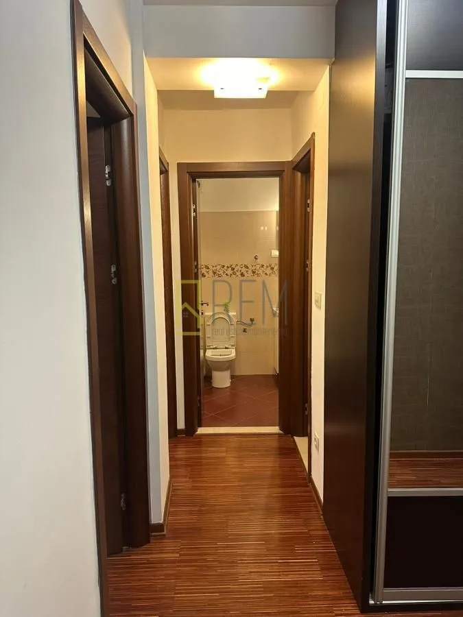 Prodaja, dvosoban stan, 77m², Gorica C, Podgorica