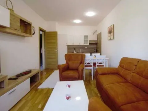 Rent, one bedroom apartment, 45m², Centar, Tivat - image 3