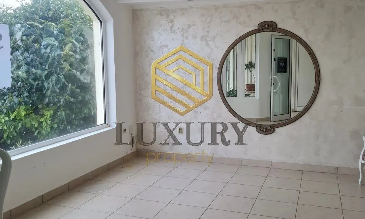 Izdavanje, poslovni prostor, 38m², Centar, Podgorica