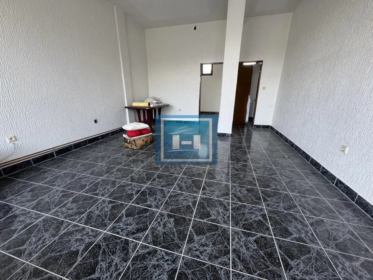 Sale, office space, 885m², Ćuprija, Srbija