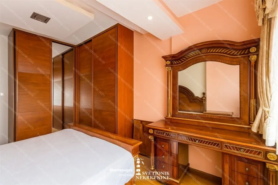 Prodaja, dvosoban stan, 77m², Igalo, Herceg Novi