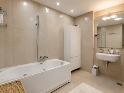 Rent, two bedroom apartment, 94m², Centar, Budva - image 16