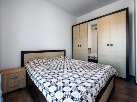 Rent, three bedroom apartment, 60m², Budva, Crna Gora - image 8