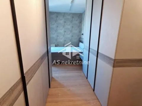 Izdavanje, trosoban stan, 95m², Savski Venac, Beograd - image 12