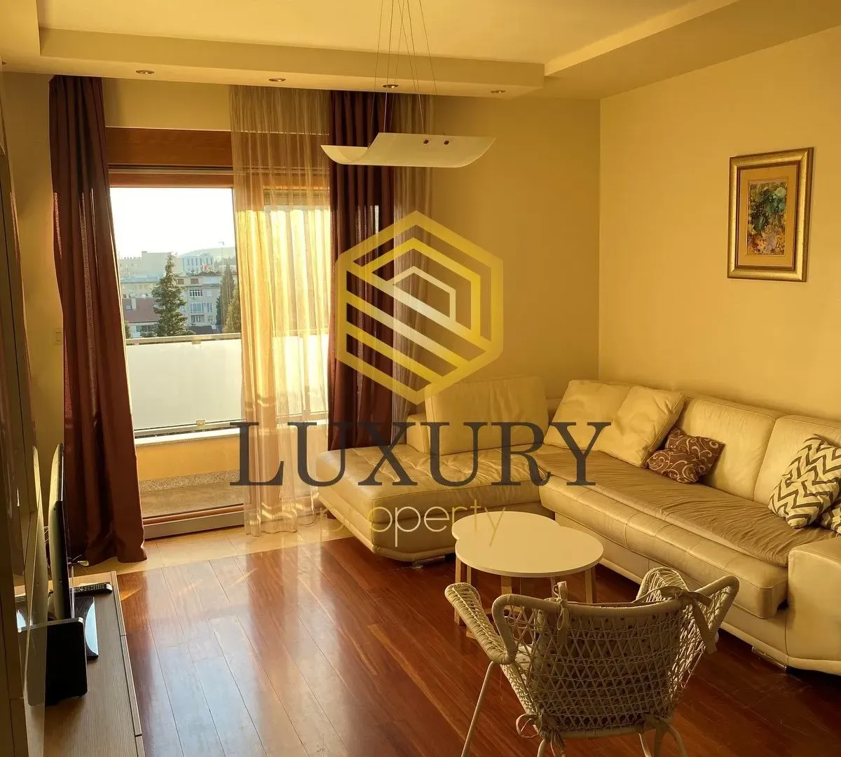 Izdavanje, jednosoban stan, 53m², Centar, Podgorica